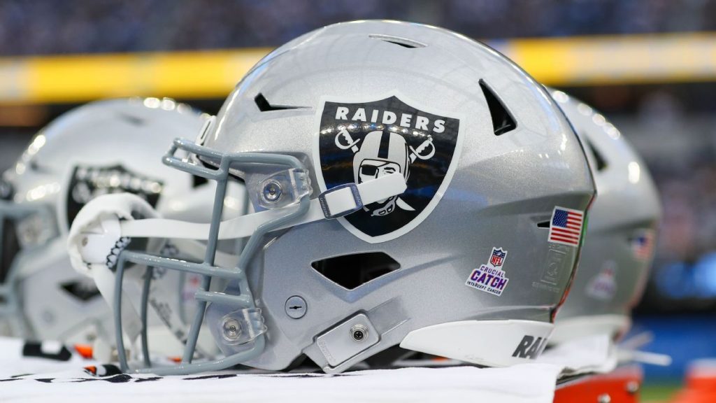John Vella, SB champ with Raiders, dies at 74 John Vella, SB champ with Raiders, dies at 74