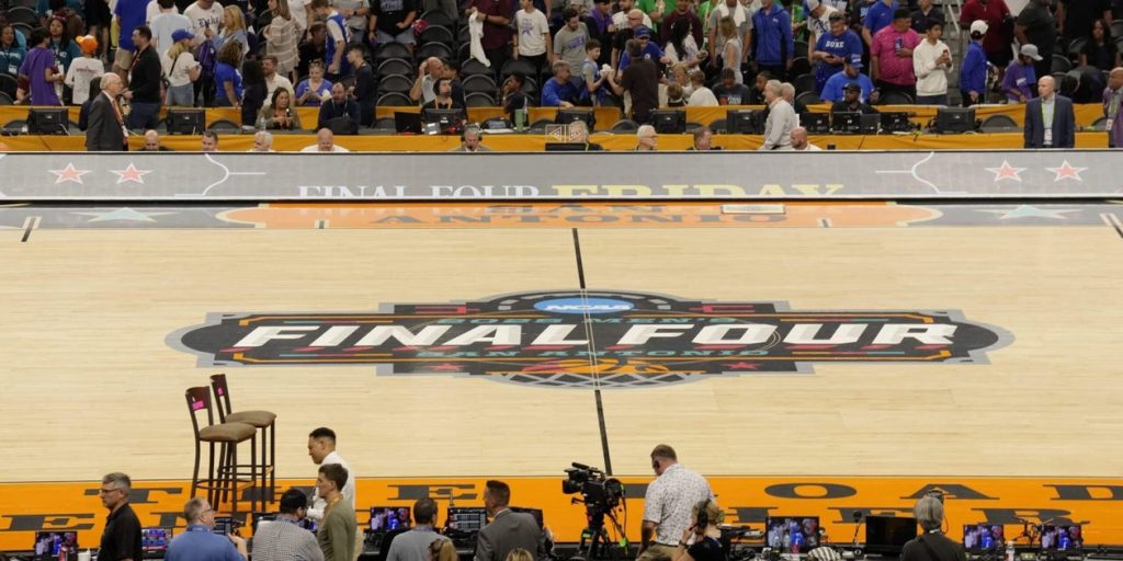 Men's Final Four: Who makes the all-time starting 5 and coach for each team?