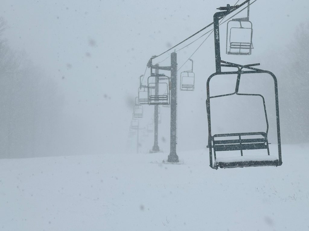 It’s snowing again! It’s snowing again!