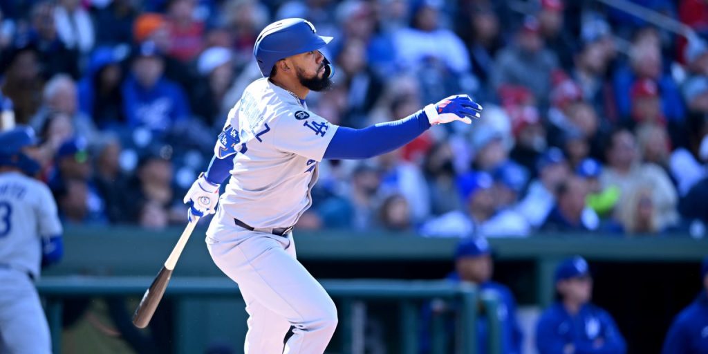 Dodgers bounce back in big way to wrap road trip 