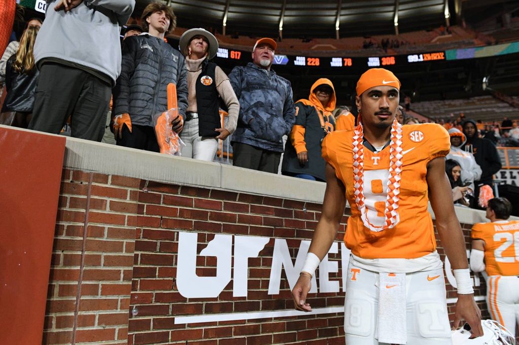 College Football Fans React To Nico Iamaleava's Holdout College Football Fans React To Nico Iamaleava's Holdout