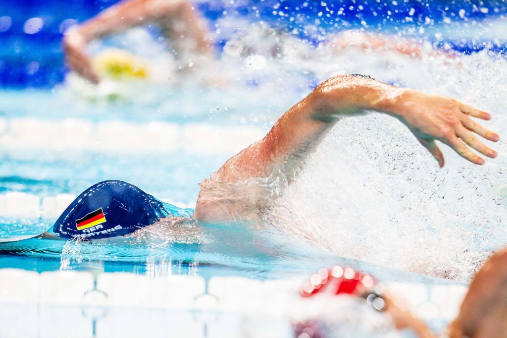 Full Race Video: Lukas Märtens Breaks 400 Free World Record With A 3:39.96 At Stockholm Open