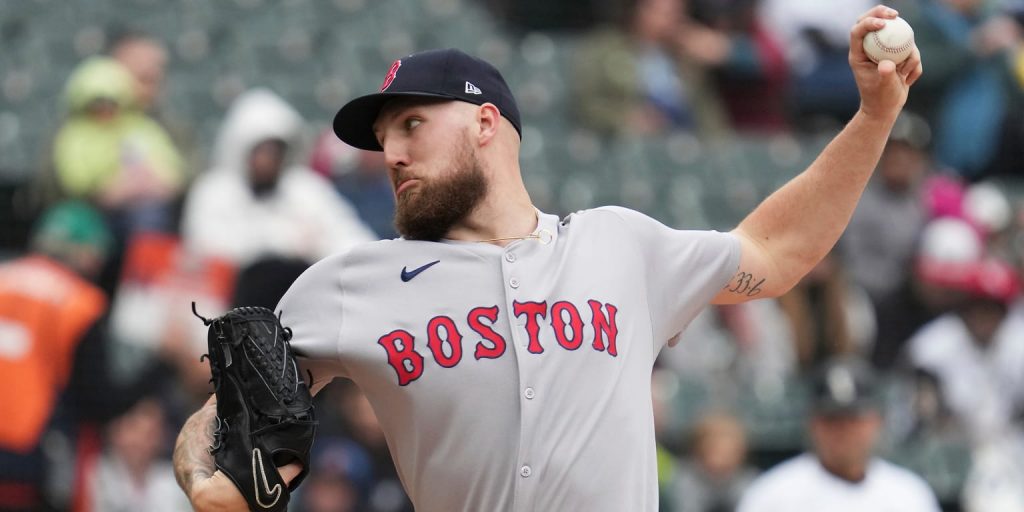 Crochet takes no-hitter into the 8th in dazzling return to South Side