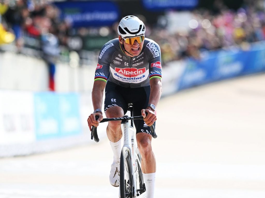 Spectator who threw bidon at Mathieu van der Poel during Paris-Roubaix hands himself in to Belgian police Spectator who threw bidon at Mathieu van der Poel during Paris-Roubaix hands himself in to Belgian police