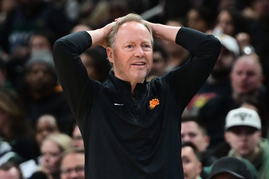 Phoenix Suns fire coach Mike Budenholzer after one season: Sources Phoenix Suns fire coach Mike Budenholzer after one season: Sources