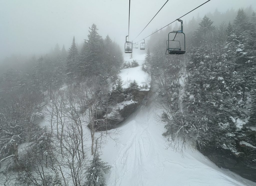 Flurries and fog Flurries and fog