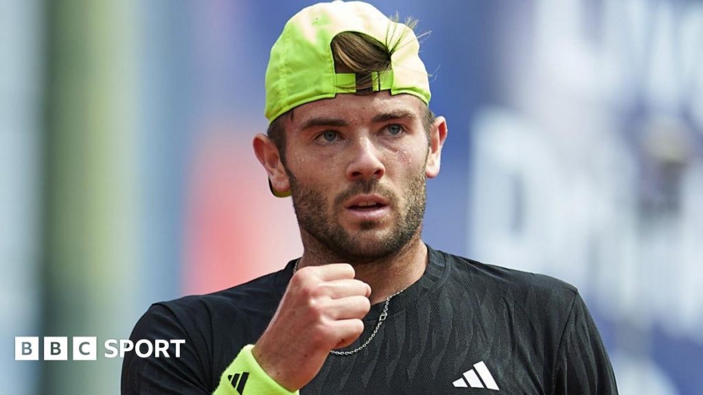 GB's Fearnley claims first ATP main draw win on clay