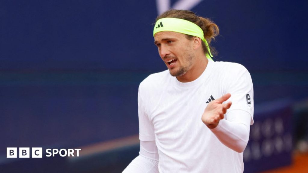 Zverev heckled again over domestic abuse allegations