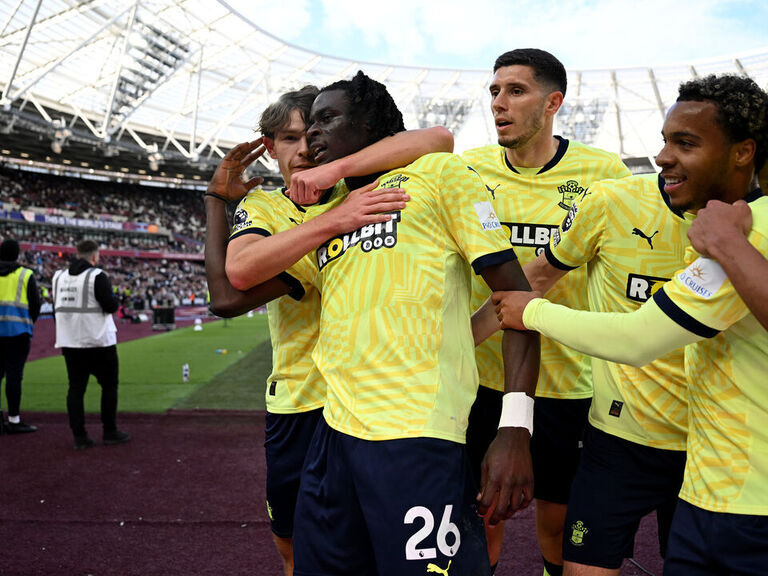 Southampton level with worst EPL points tally after last-gasp strike