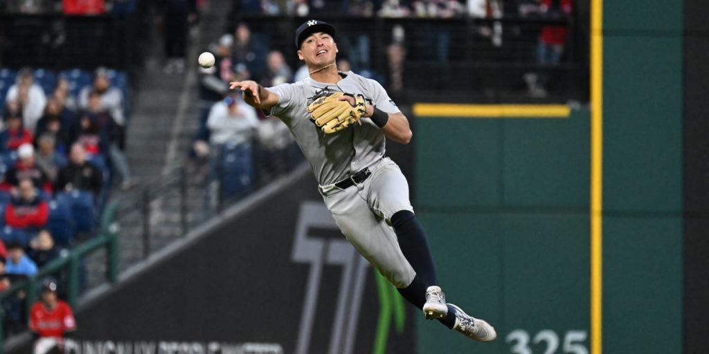 Yanks get leadoff blast, then get sloppy in loss to Guards
