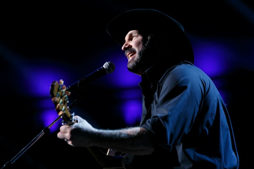 Garth Brooks and Kygo to Headline 2025 United States Grand Prix Garth Brooks and Kygo to Headline 2025 United States Grand Prix