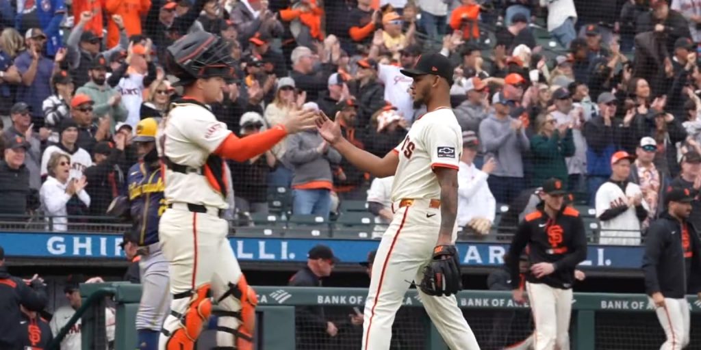 Doval pitches the ninth again, closes out Giants' come-from-behind win