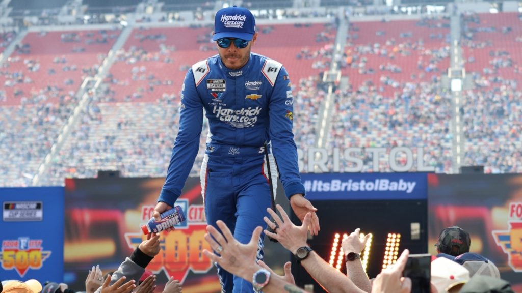 Mike Joy names phones, social media as issues with young drivers in NASCAR Mike Joy names phones, social media as issues with young drivers in NASCAR