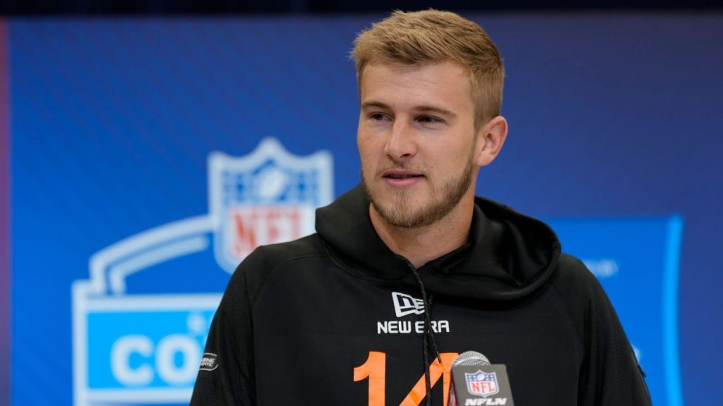 Saints draft QB Tyler Shough: What does it mean for New Orleans, Derek Carr?