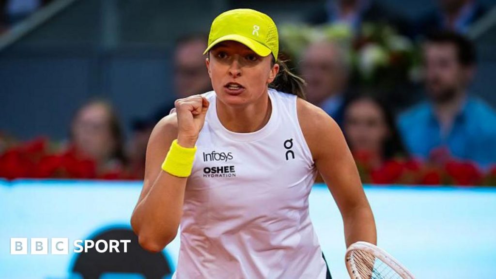 Swiatek beats Noskova to reach last 16 in Madrid Swiatek beats Noskova to reach last 16 in Madrid