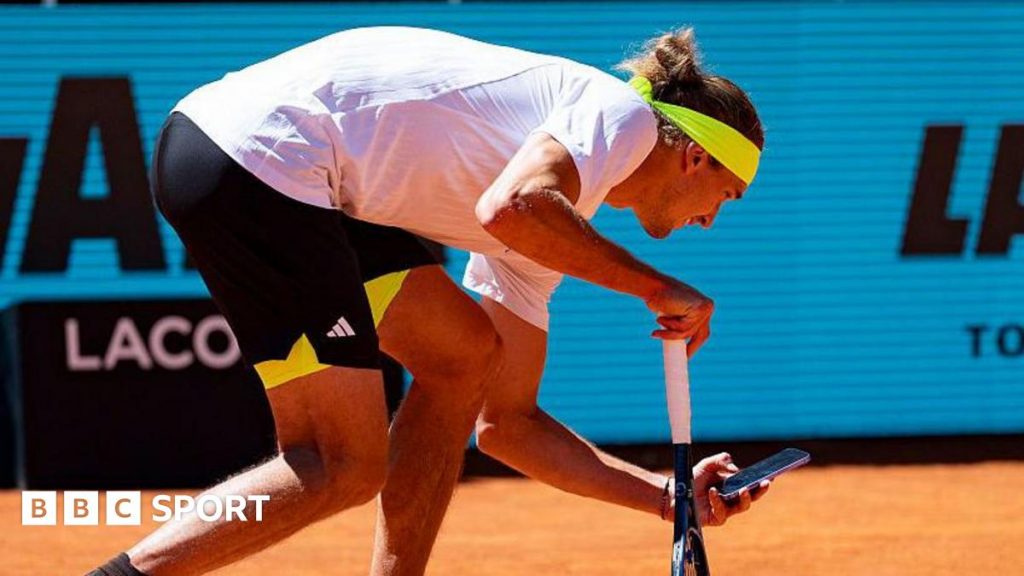 Zverev given warning after photo to dispute ball mark Zverev given warning after photo to dispute ball mark