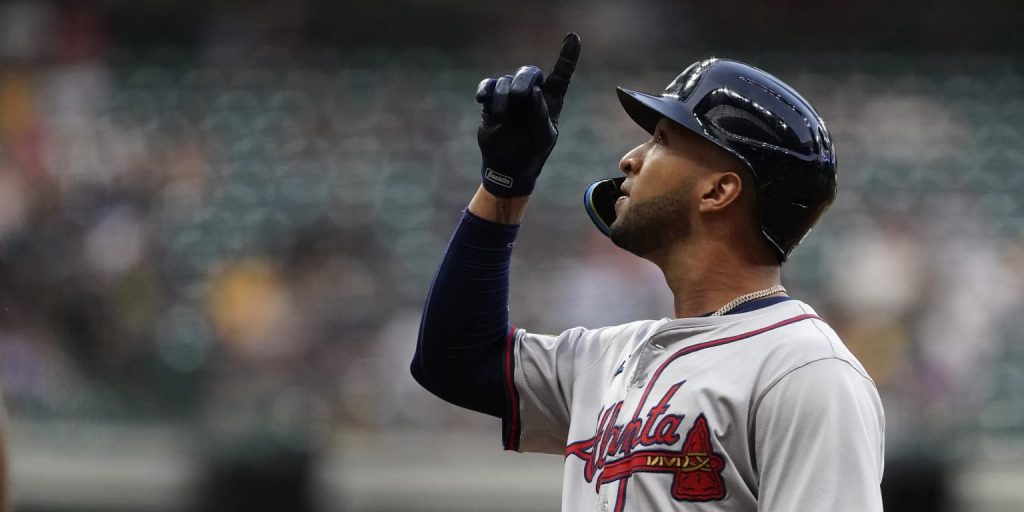 Braves bring back '21 NLCS hero Rosario, option Kelenic Braves bring back '21 NLCS hero Rosario, option Kelenic