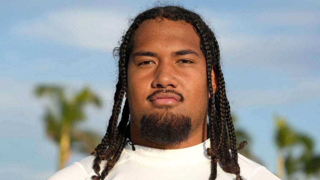 USC's 2026 recruitment class gets even bigger, literally, with five-star OT