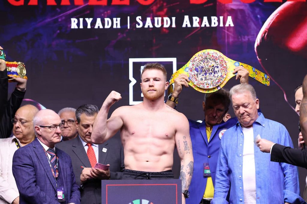 Canelo Alvarez vs William Scull on weight for undisputed 168-pound title